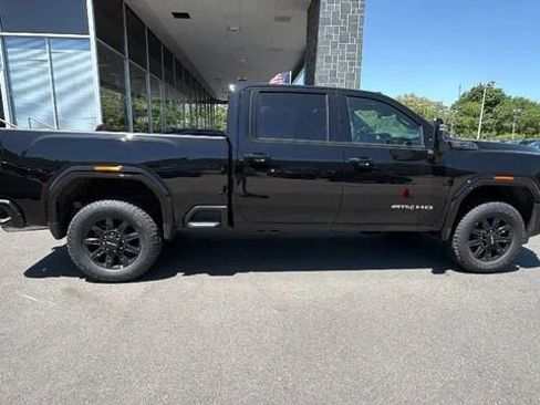 New 2026 GMC Sierra 2500 AT4 w/ Technology Package AWD/4WD image 8