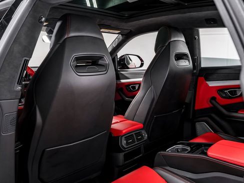 Used 2019 Lamborghini Urus image 32