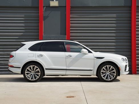 Used 2021 Bentley Bentayga V8 w/ First Edition Specification image 12