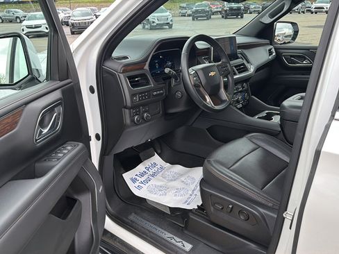 Used 2023 Chevrolet Tahoe High Country AWD/4WD image 8