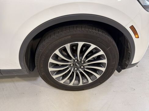 Used 2023 Lincoln Aviator 2WD w/ Premium Package image 14