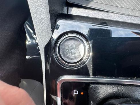 Used 2023 Kia Sportage EX FWD image 32