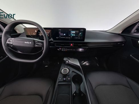 Used 2025 Kia EV6 Light RWD image 26