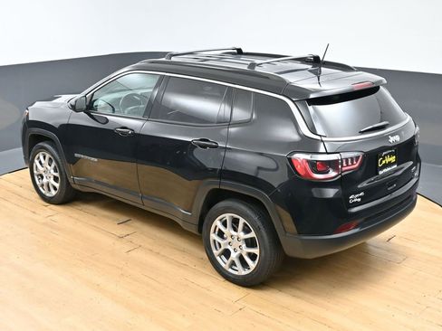 Used 2022 Jeep Compass Latitude AWD/4WD image 6