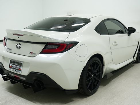 Used 2023 Toyota GR86 Premium RWD image 4