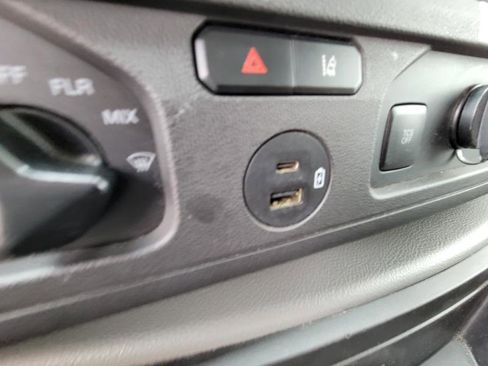 Used 2022 Ford E-350 and Econoline 350 Super Duty image 22