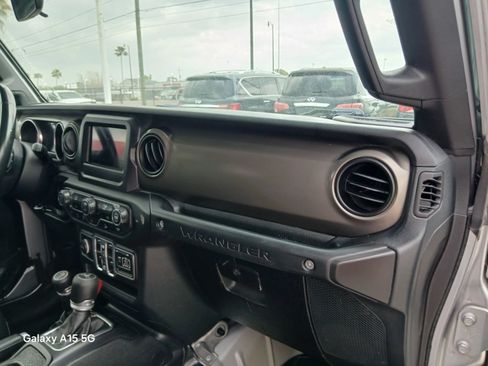 Used 2018 Jeep Wrangler Unlimited Sport S AWD/4WD image 15