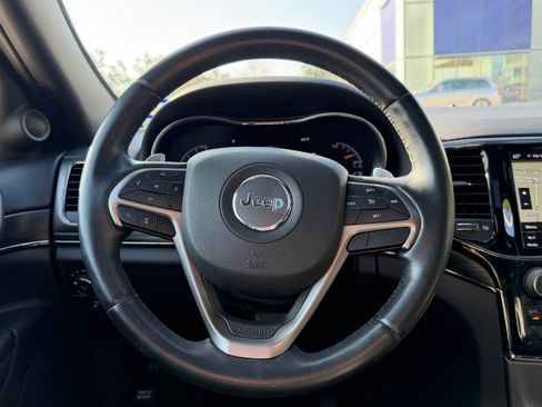 Used 2020 Jeep Grand Cherokee Limited X image 17