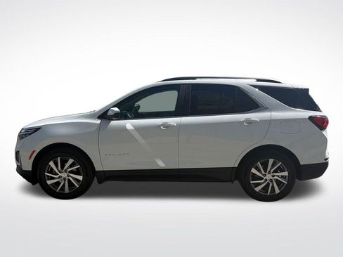 Used 2023 Chevrolet Equinox LT FWD image 2