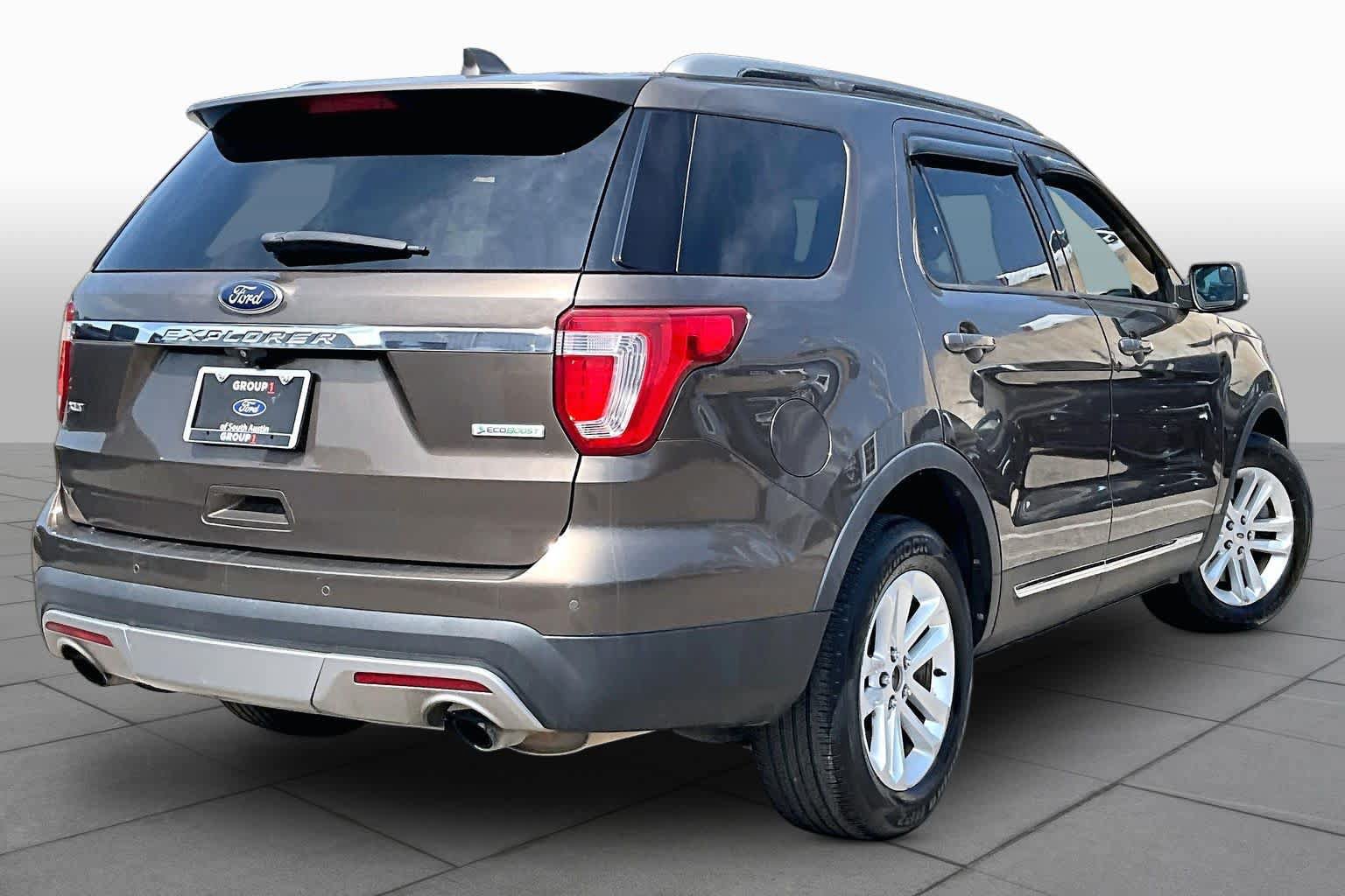 Used 2016 Ford Explorer XLT w/ Class II Trailer Tow Package FWD image 7