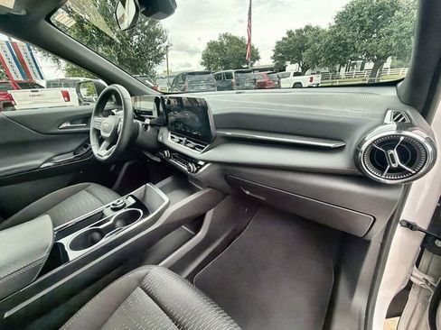 Used 2026 Chevrolet Equinox LT FWD image 28