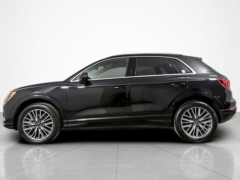 Used 2022 Audi Q3 2.0T Premium w/ Convenience Package AWD/4WD image 2