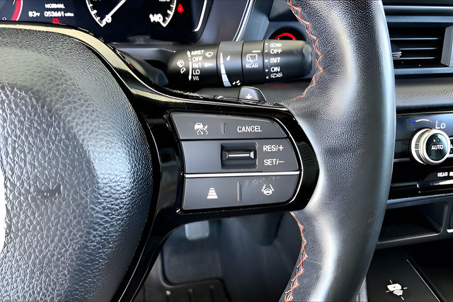 Used 2025 Honda Pilot TrailSport image 11