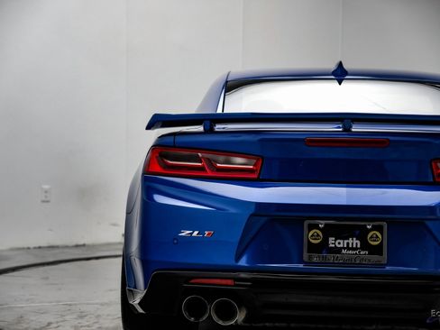 Used 2018 Chevrolet Camaro ZL1 image 12