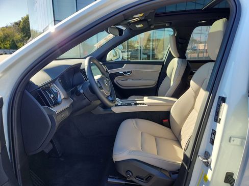 New 2026 Volvo XC90 B6 Plus image 14