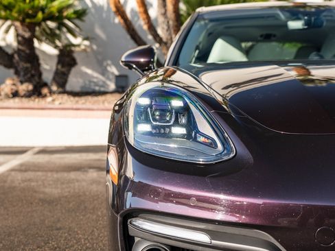 Used 2021 Porsche Panamera image 15