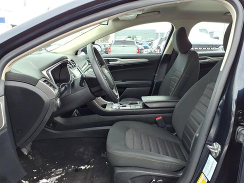 Used 2020 Ford Fusion SE image 13