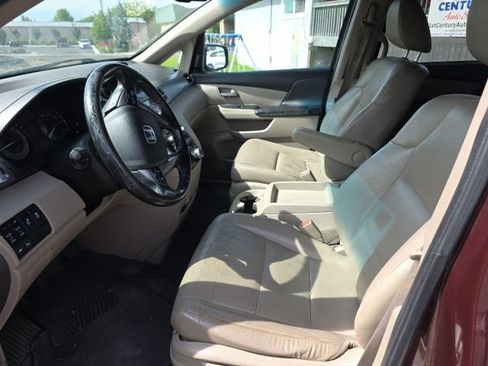 Used 2011 Honda Odyssey Touring image 4