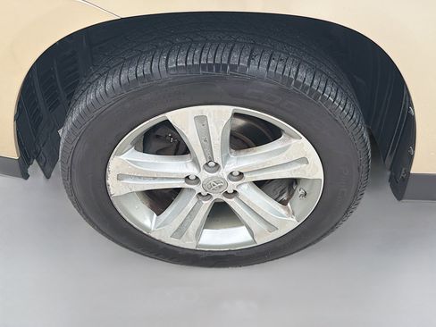 Used 2013 Toyota Highlander Limited image 36