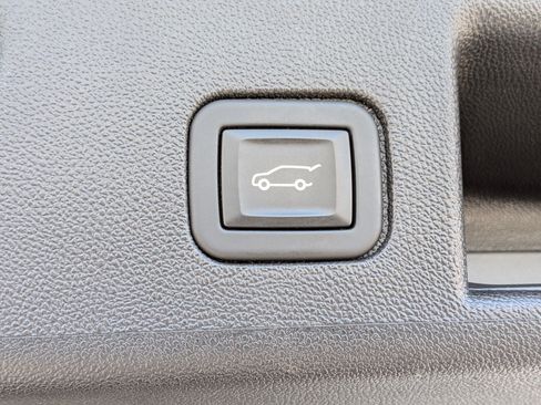 Used 2024 Chevrolet Equinox LT image 32