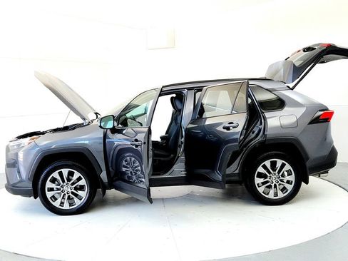 Used 2025 Toyota RAV4 XLE Premium w/ Weather Package AWD/4WD image 10