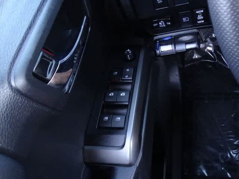 Used 2023 Toyota Tacoma TRD Off-Road w/ TRD Premium Off Road Package image 38