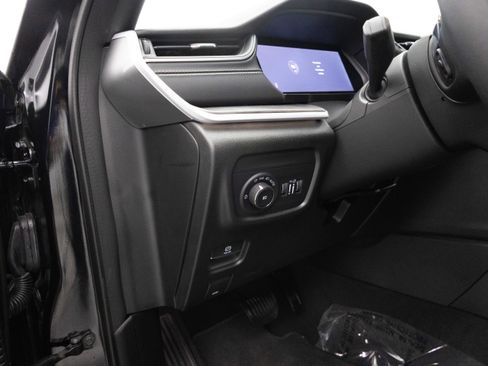 Used 2024 Jeep Grand Cherokee Limited image 21