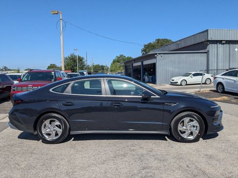Used 2026 Hyundai Sonata SE FWD image 4