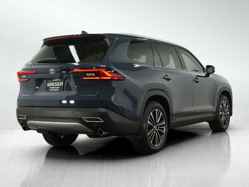 Used 2024 Toyota Grand Highlander AWD Hybrid image 5