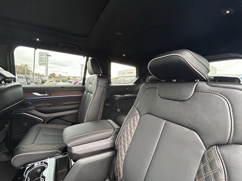 New 2025 Jeep Grand Cherokee L Summit image 28