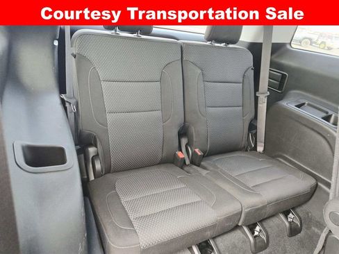 Used 2023 GMC Acadia SLE w/ Driver Convenience Package FWD image 15