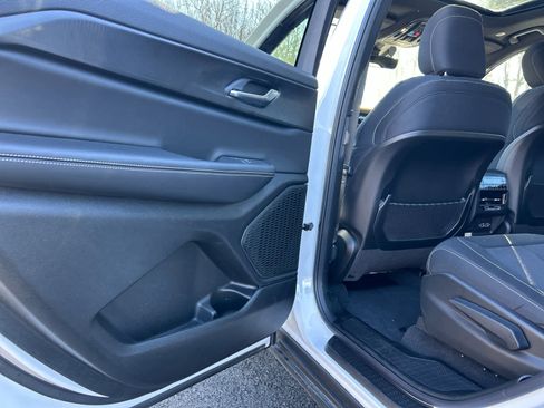 Used 2025 Jeep Grand Cherokee L Laredo w/ Luxury Tech Group I image 41