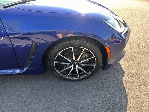 Used 2022 Toyota GR86 w/ ALL Weather Mat Package (TMS) RWD image 13
