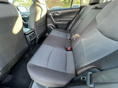 Used 2025 Toyota RAV4 XLE image 27