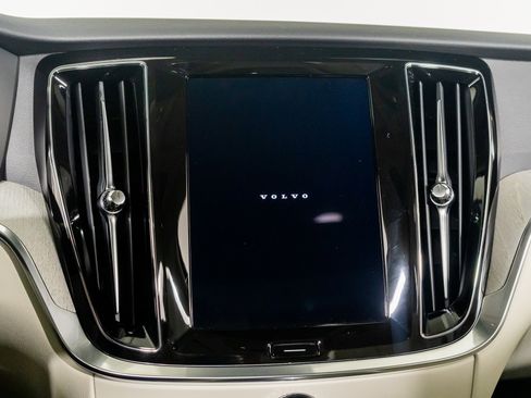 Used 2026 Volvo V60 B5 Cross Country Plus w/ Protection Package Premier image 37