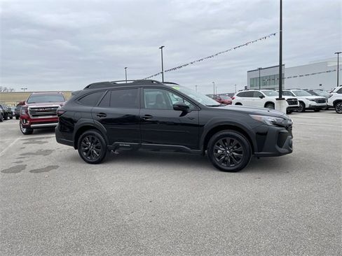 Used 2025 Subaru Outback Onyx Edition image 6