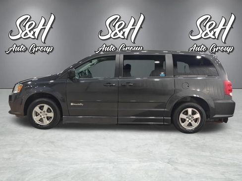 Used 2012 Dodge Grand Caravan SXT FWD image 15
