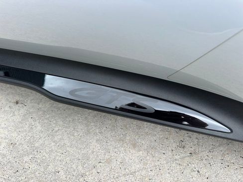 Used 2024 Porsche Taycan GTS image 33