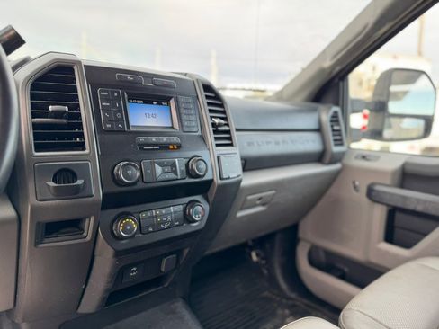 Used 2021 Ford F450 XL w/ Power Equipment Group image 33