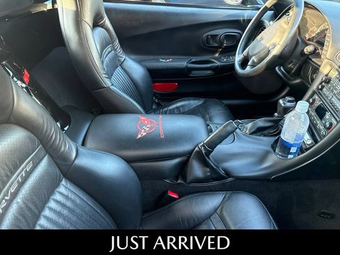 Used 2004 Chevrolet Corvette Convertible w/ Preferred Equipment Group RWD image 13