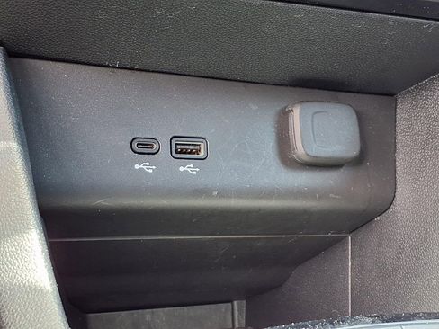 Used 2025 Buick Encore GX Sport Touring FWD image 23