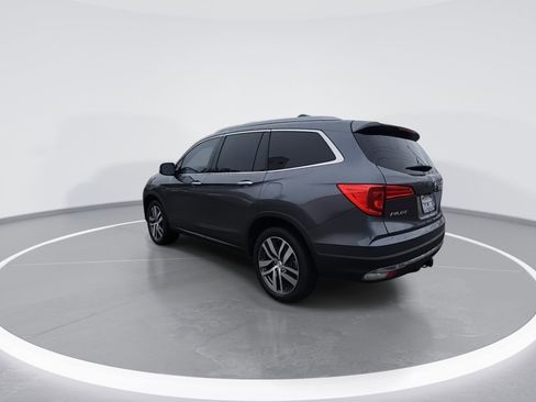 Used 2017 Honda Pilot Touring image 7