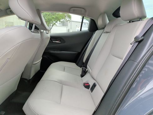 Used 2024 Toyota Prius XLE FWD image 30