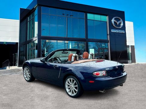 Used 2007 MAZDA MX-5 Miata Grand Touring RWD image 4