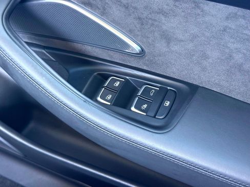 Used 2015 Audi A8 L 4.0T w/ Premium Package image 29