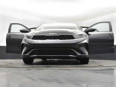 Used 2024 Kia Forte LXS FWD image 11