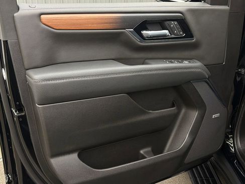 Used 2026 GMC Yukon Denali w/ Sun & Power Step Package image 21