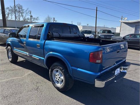Used 2001 Chevrolet S10 Pickup LS w/ Cold-Climate Pkg image 3