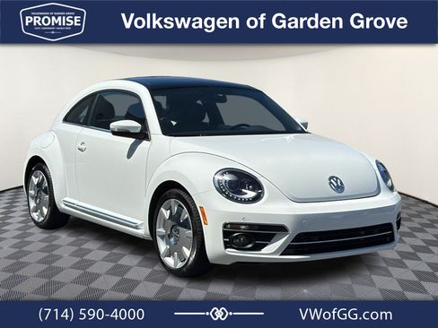 Used 2018 Volkswagen Beetle 2.0T SE w/ SE Premium Package FWD image 2