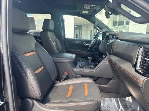 Used 2023 GMC Sierra 1500 AT4 w/ Technology Package AWD/4WD image 36